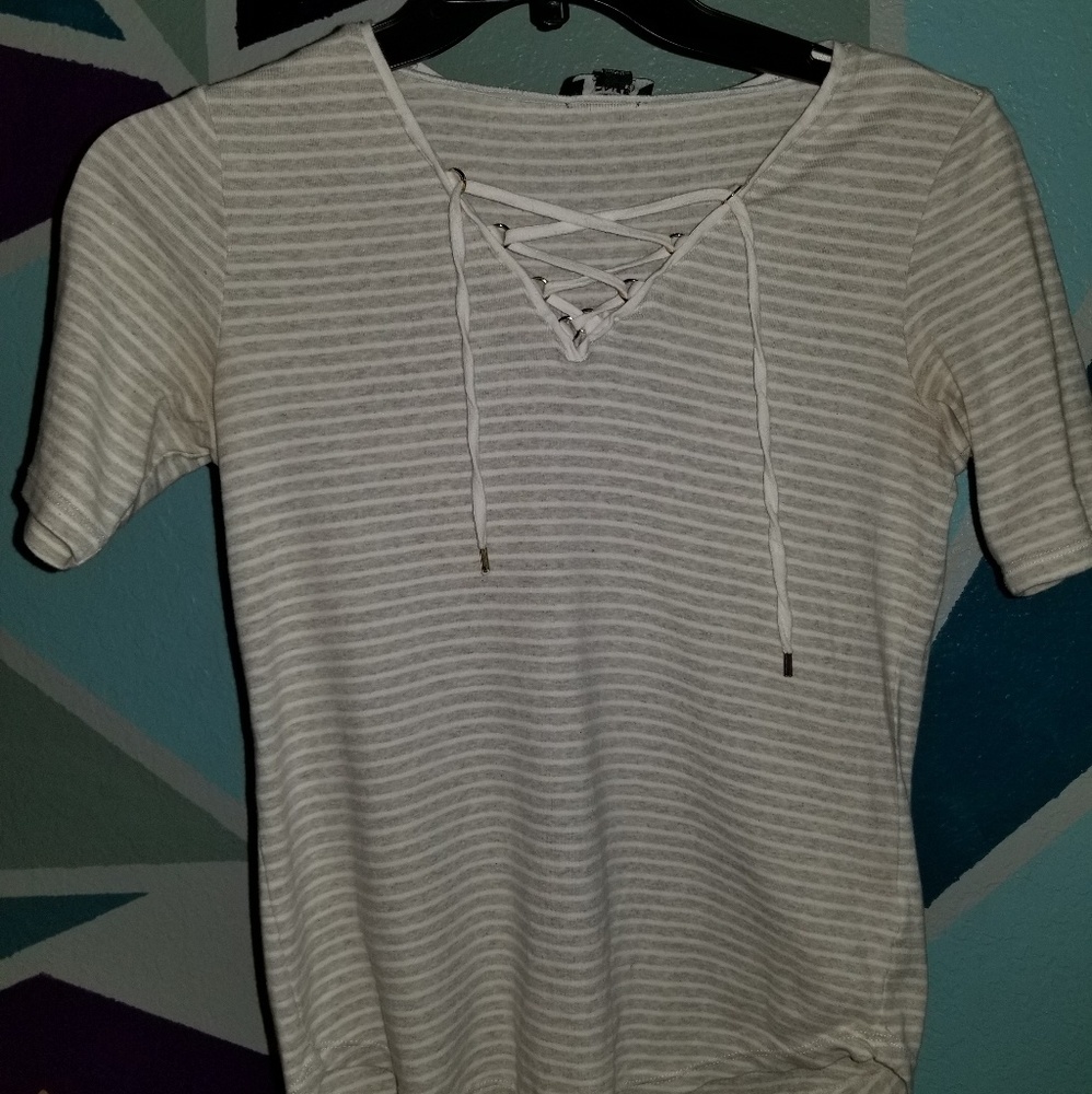 A beautiful short sleeve